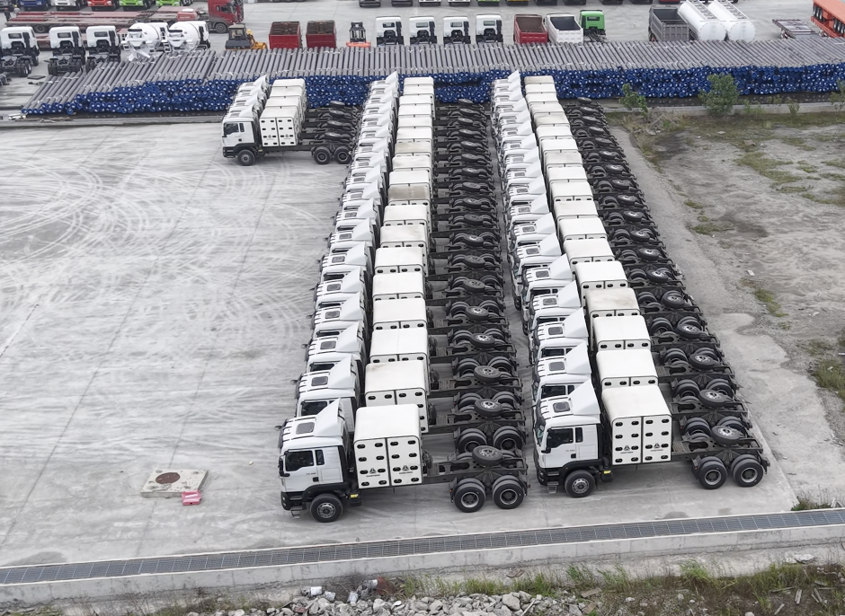 लगातार डेलिभरी सेवाले थप मान्यता कमाउँछ! 40 Sinotruk TX 6x4 CNG ट्रयाक्टर ट्रकहरू सफलतापूर्वक नाइजेरियामा पठाइयो।
